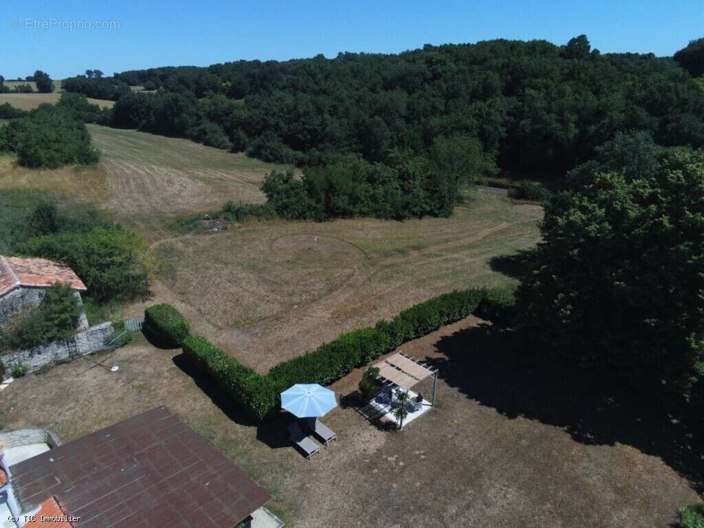 Maison à NANTEUIL-EN-VALLEE