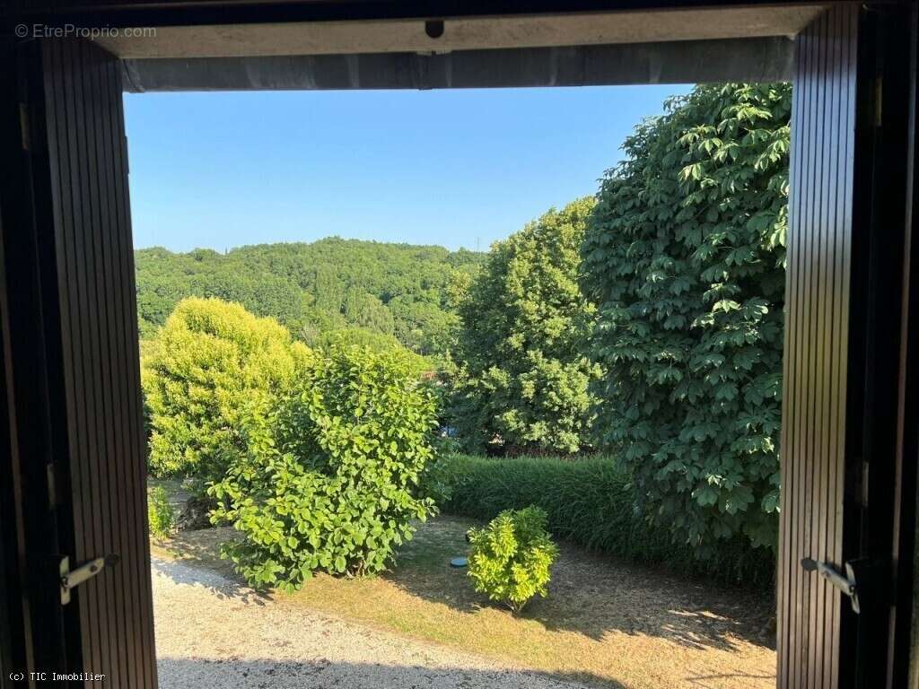 Maison à NANTEUIL-EN-VALLEE