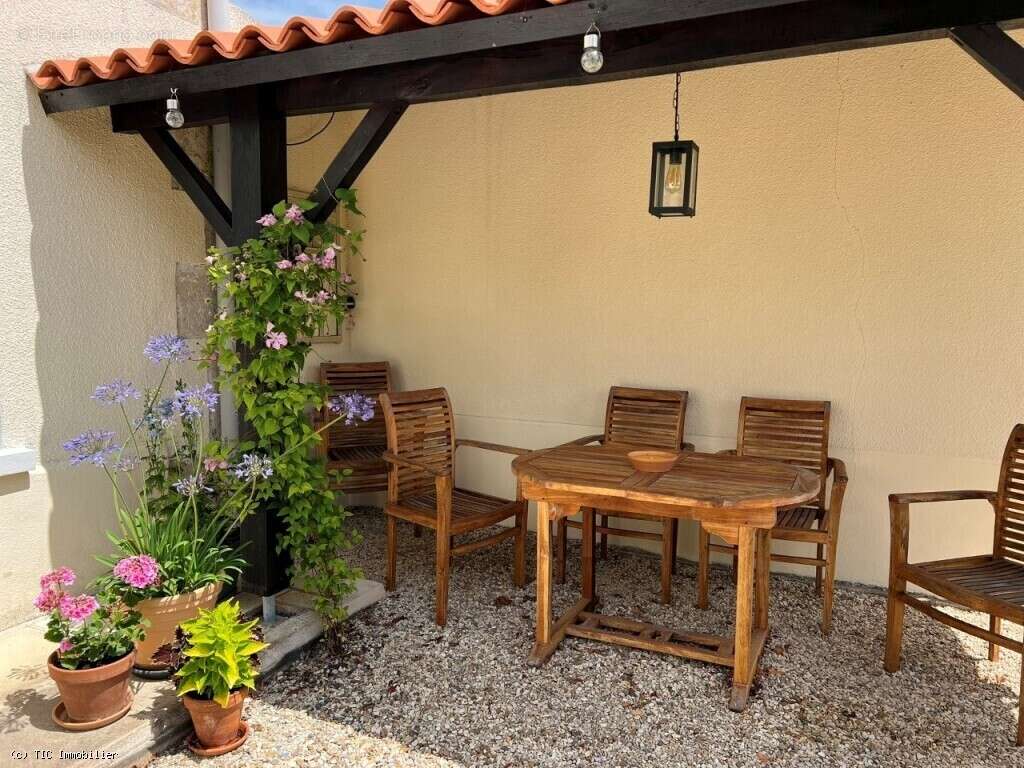 Maison à NANTEUIL-EN-VALLEE