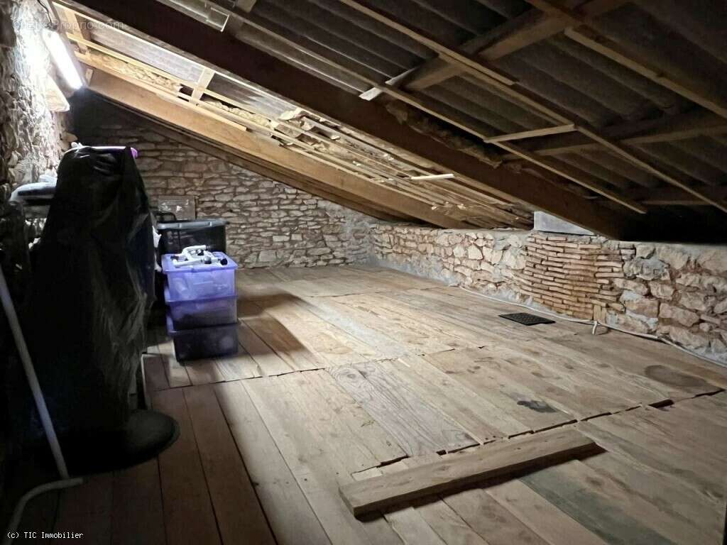 Maison à NANTEUIL-EN-VALLEE