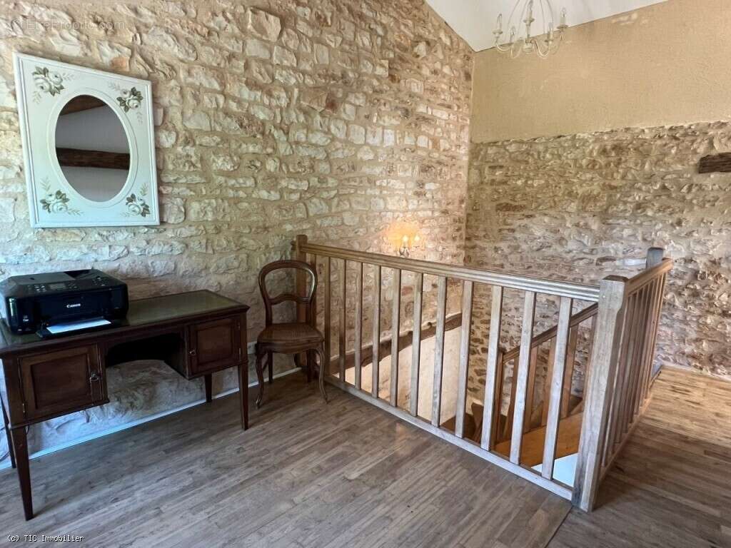 Maison à NANTEUIL-EN-VALLEE