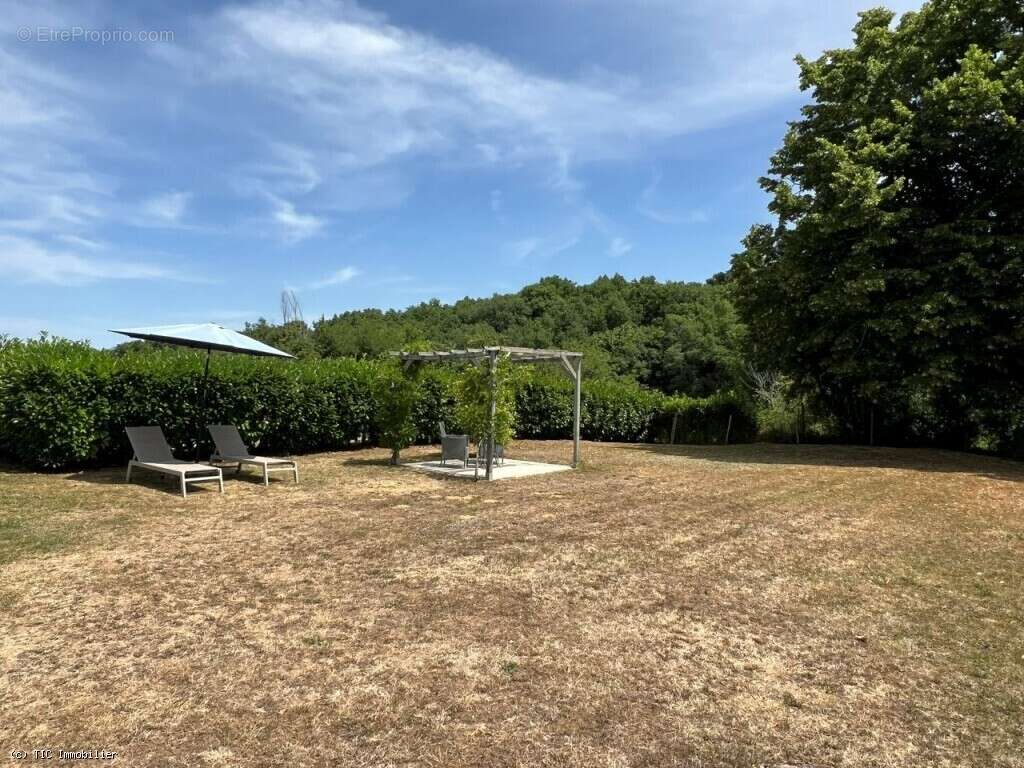 Maison à NANTEUIL-EN-VALLEE