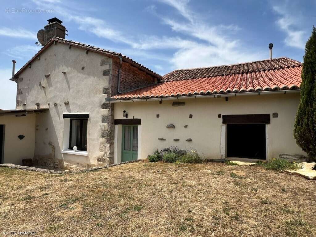 Maison à NANTEUIL-EN-VALLEE