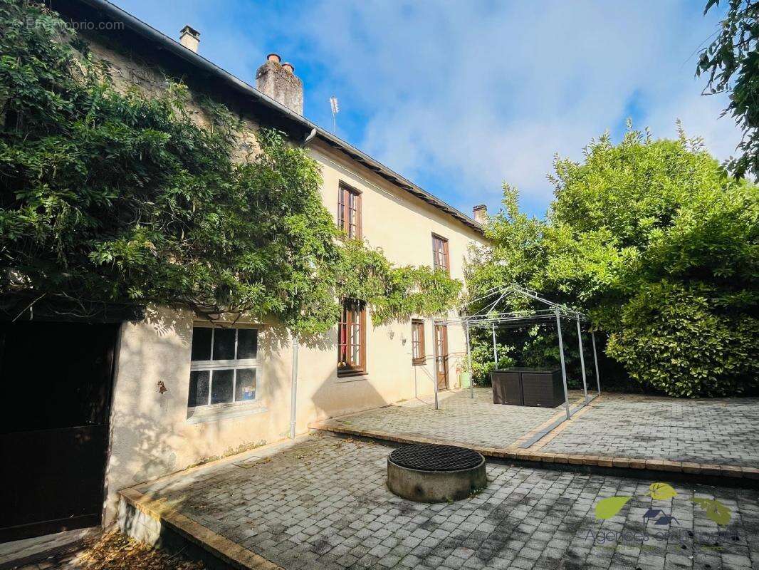 Maison à CHAMBOULIVE