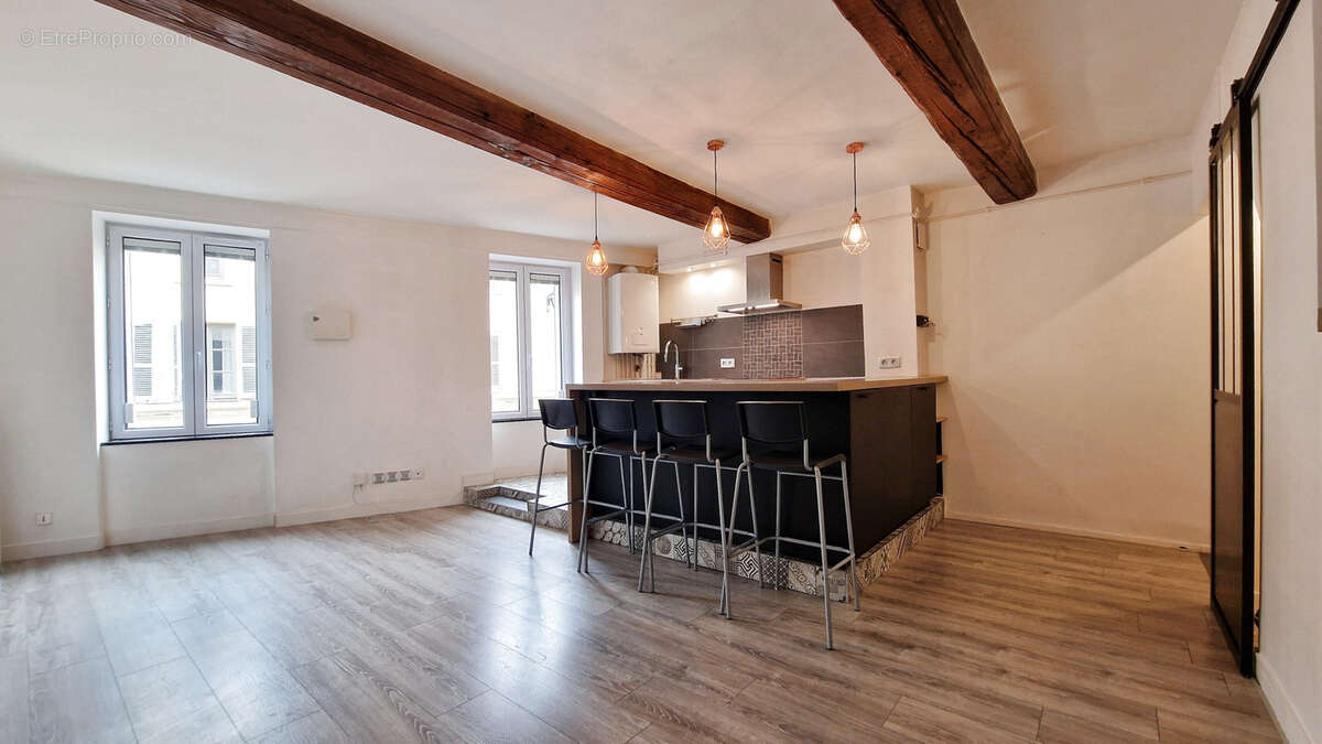 Appartement à COUZON-AU-MONT-D&#039;OR