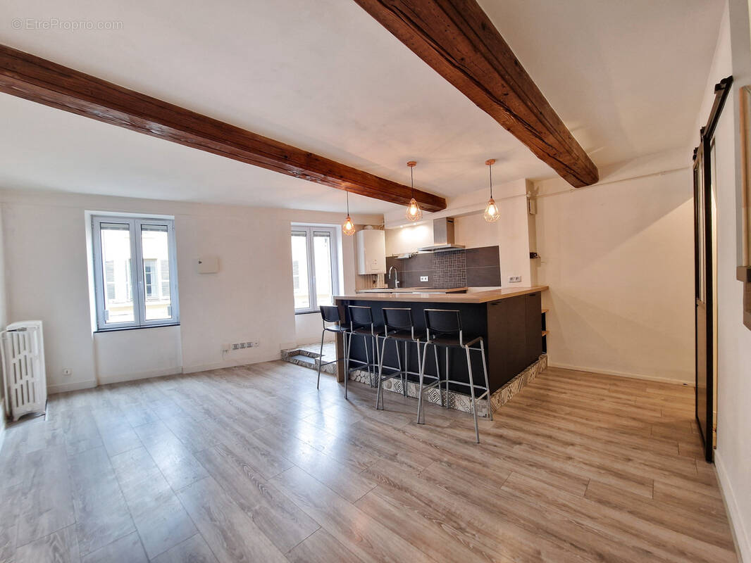 Appartement à COUZON-AU-MONT-D&#039;OR