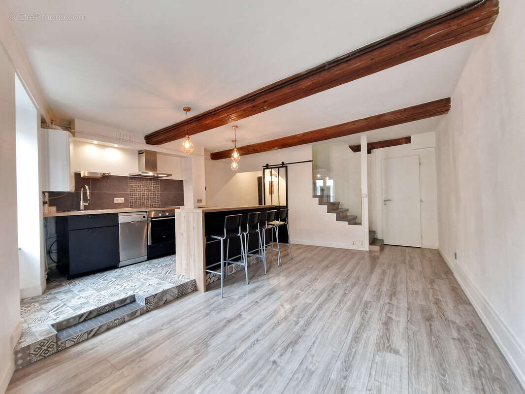 Appartement à COUZON-AU-MONT-D&#039;OR