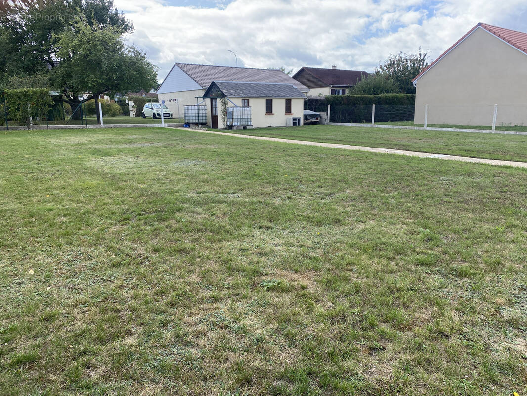 Terrain à LES DAMPS