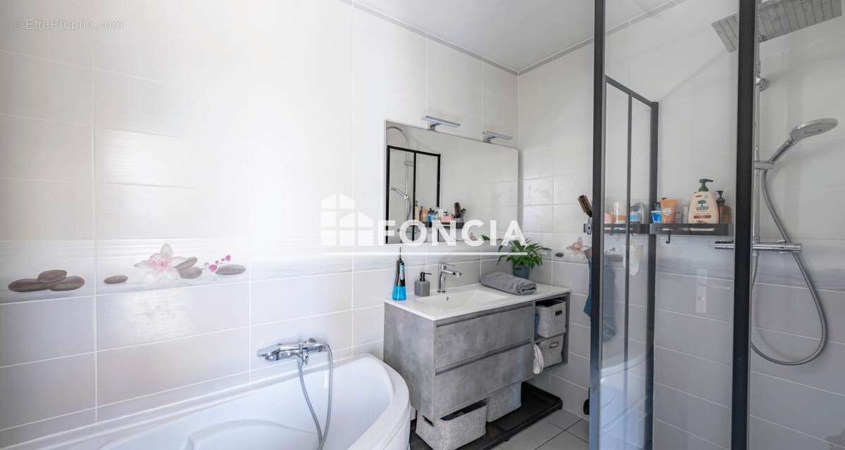 Maison à LE PEAGE-DE-ROUSSILLON