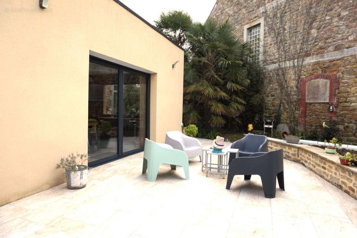 Maison à PLOUMAGOAR