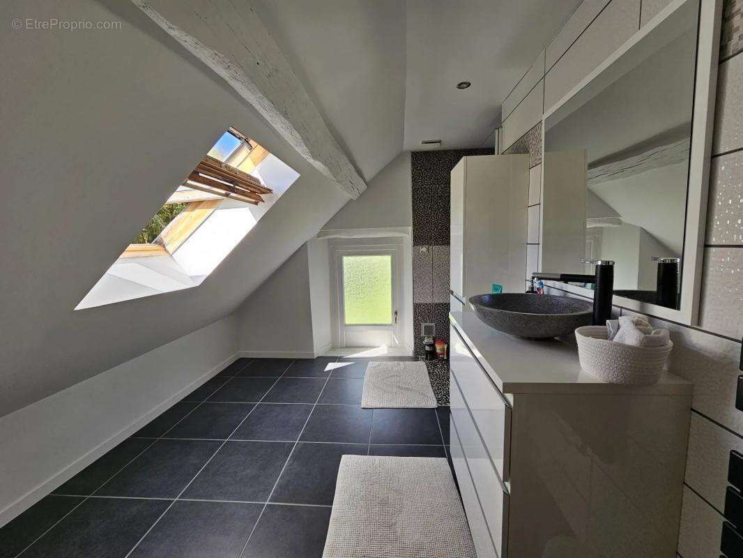 Maison à SAVIGNY-SUR-CLAIRIS