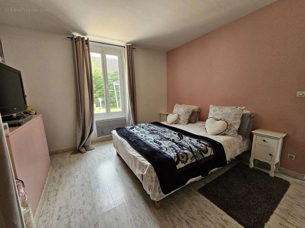 Maison à SAVIGNY-SUR-CLAIRIS