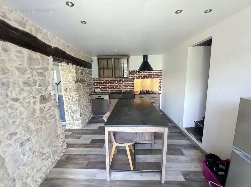 Maison à SAINT-PIERRE-SUR-ERVE