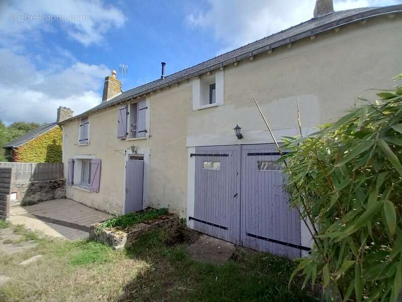 Maison à SAINT-PIERRE-SUR-ERVE