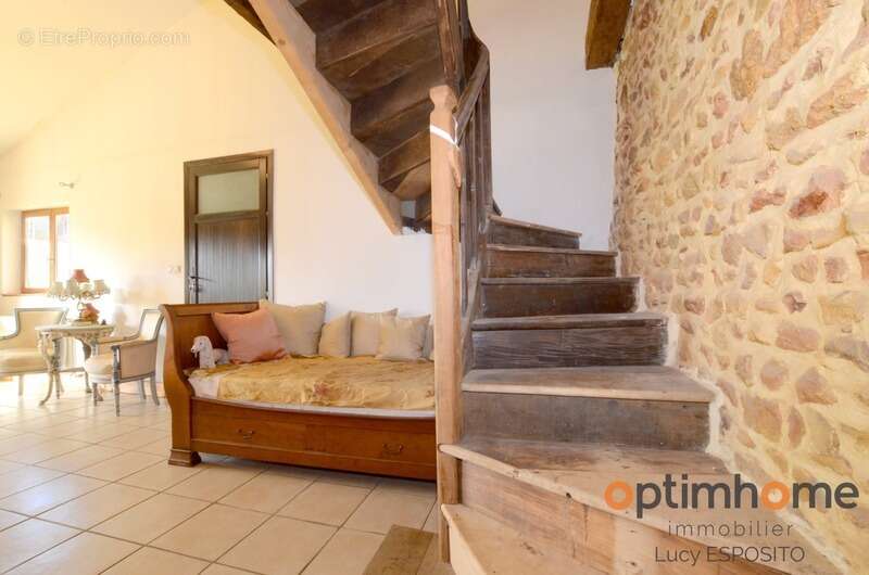 Maison à GENOUILLAC