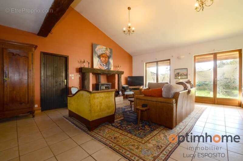 Maison à GENOUILLAC