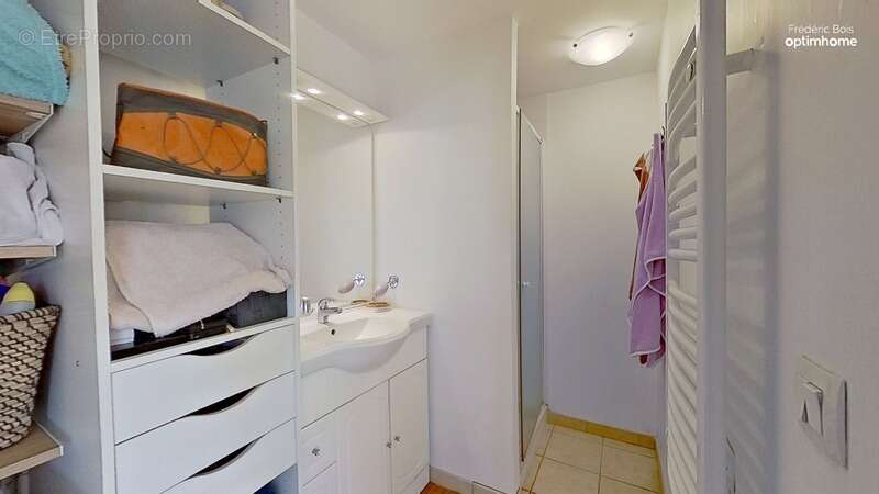 Appartement à SAINT-ETIENNE-SUR-CHALARONNE