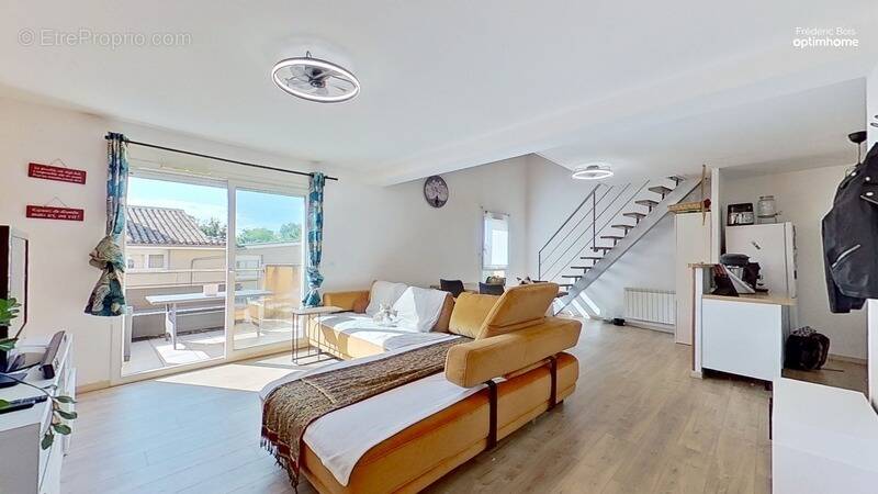 Appartement à SAINT-ETIENNE-SUR-CHALARONNE