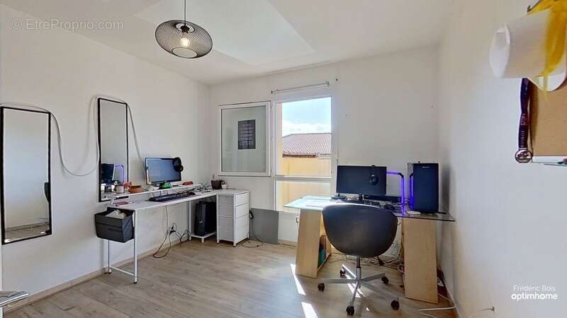 Appartement à SAINT-ETIENNE-SUR-CHALARONNE