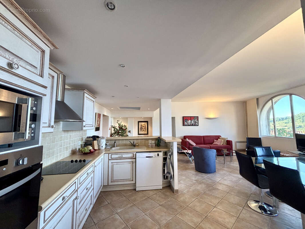 Appartement à LA CADIERE-D&#039;AZUR