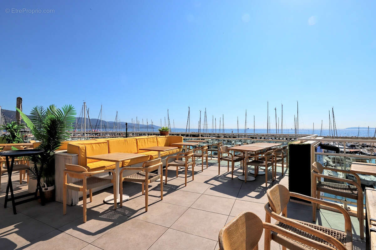 Commerce à BORMES-LES-MIMOSAS