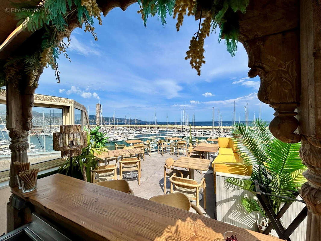 Commerce à BORMES-LES-MIMOSAS