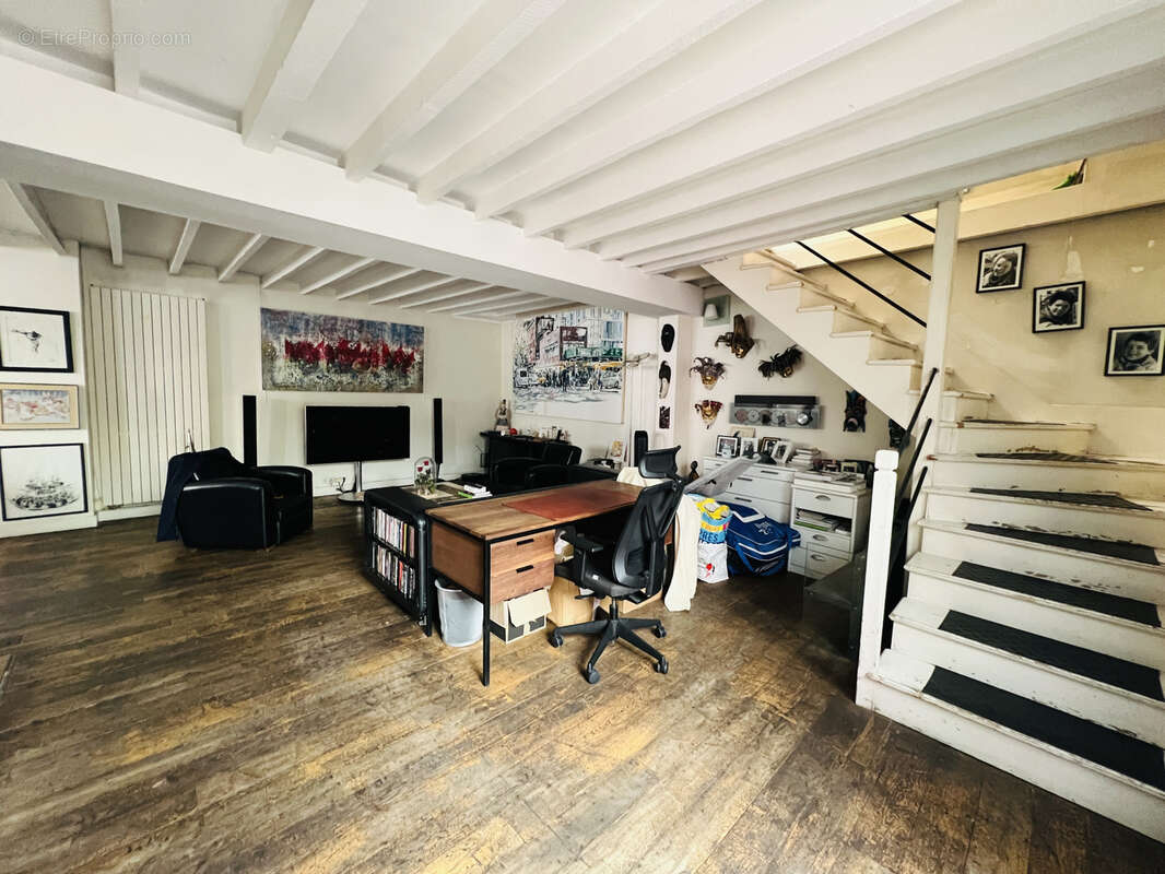 Appartement à PARIS-20E