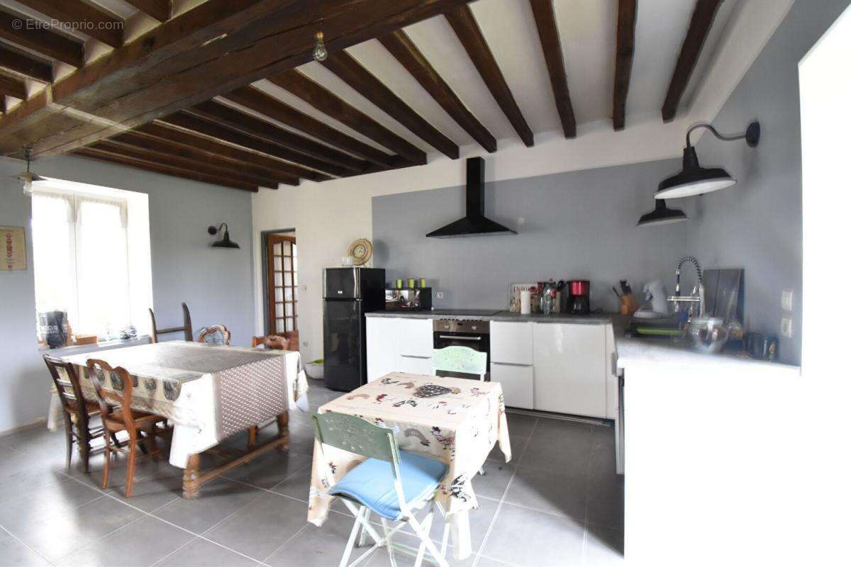 Maison à SUILLY-LA-TOUR