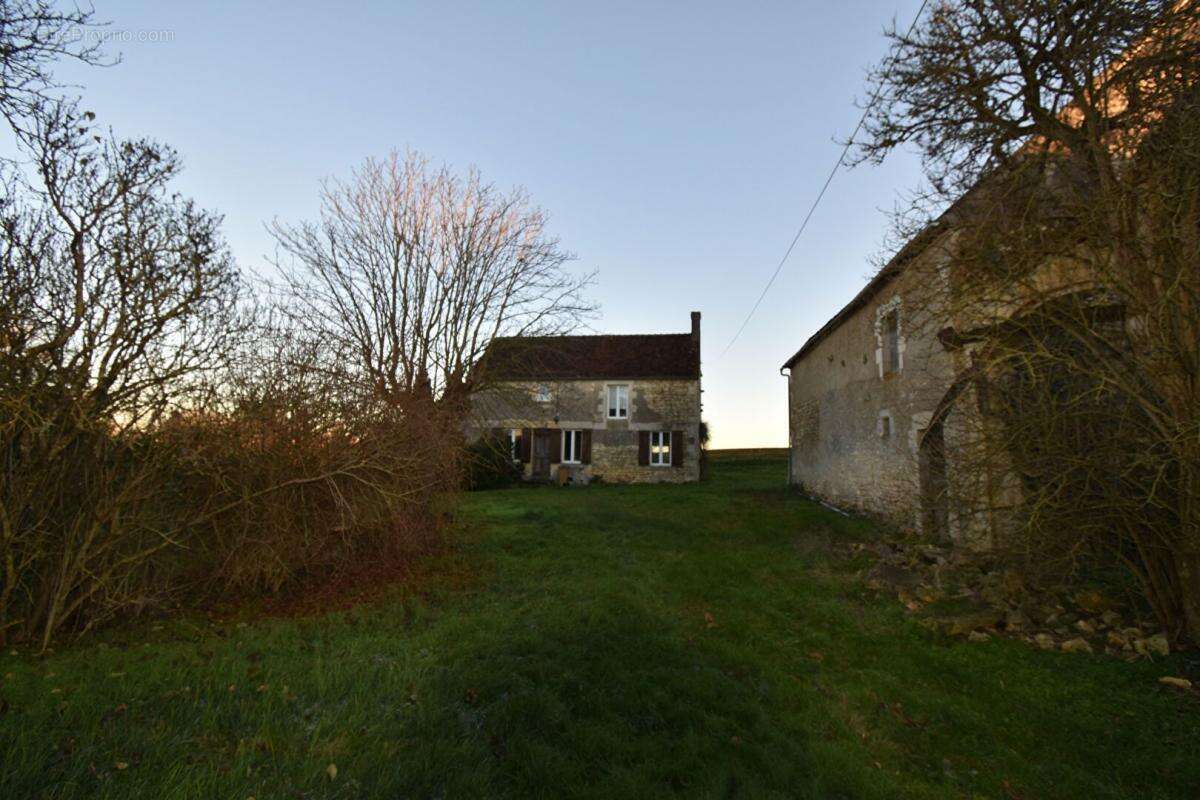 Maison à SUILLY-LA-TOUR