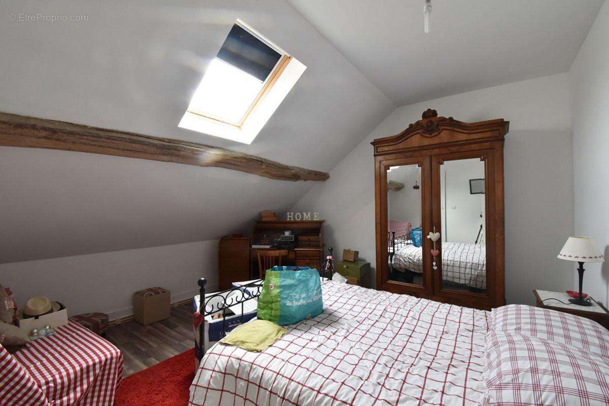 Maison à SUILLY-LA-TOUR