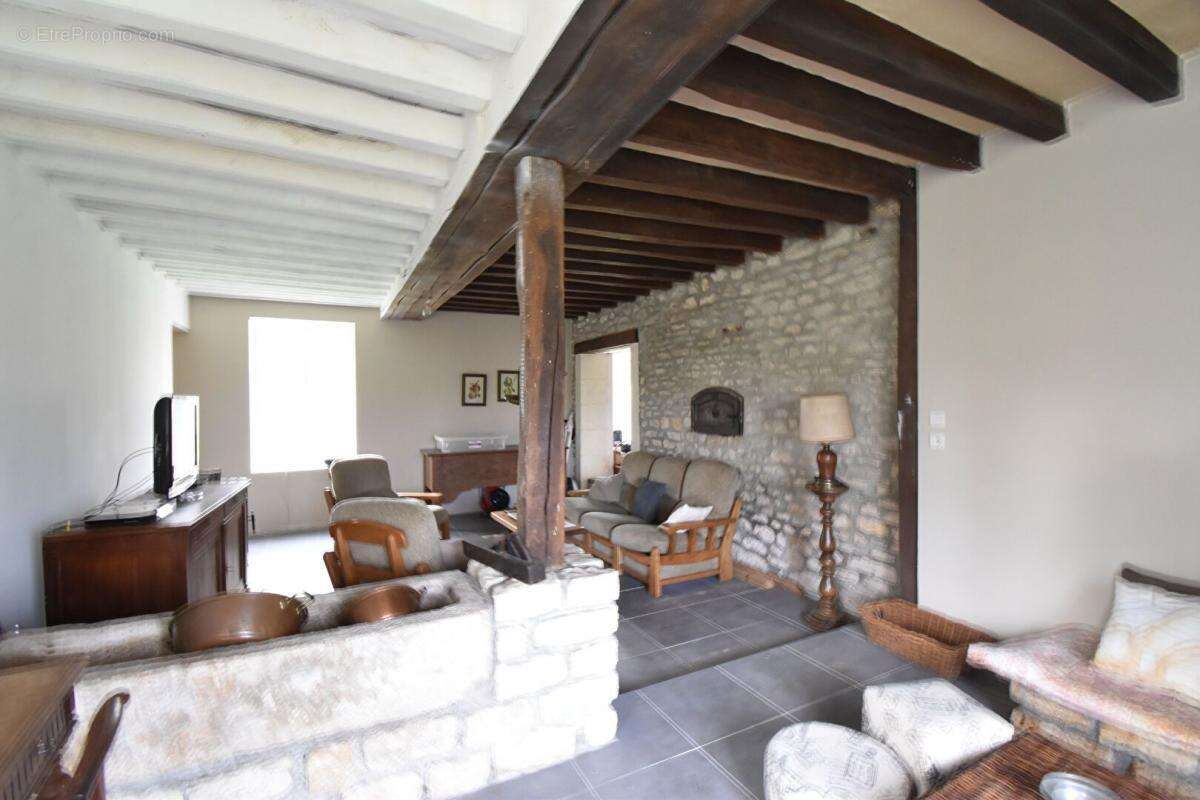 Maison à SUILLY-LA-TOUR