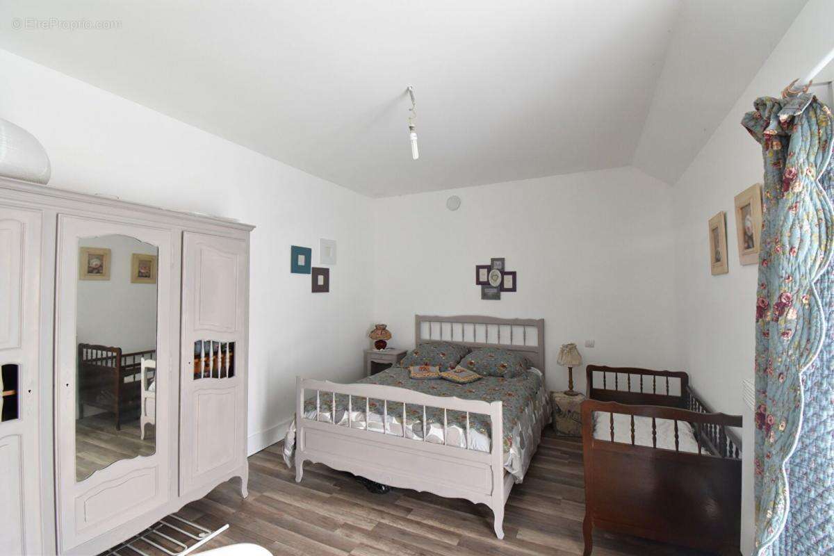 Maison à SUILLY-LA-TOUR