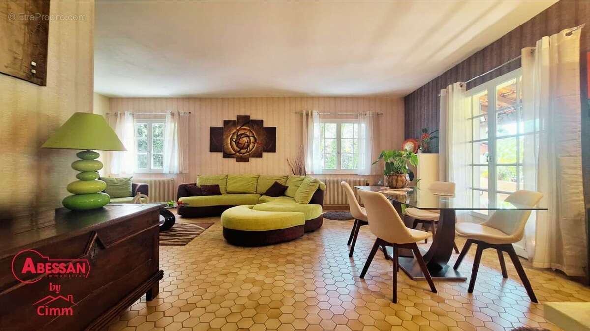 Maison à RESTINCLIERES