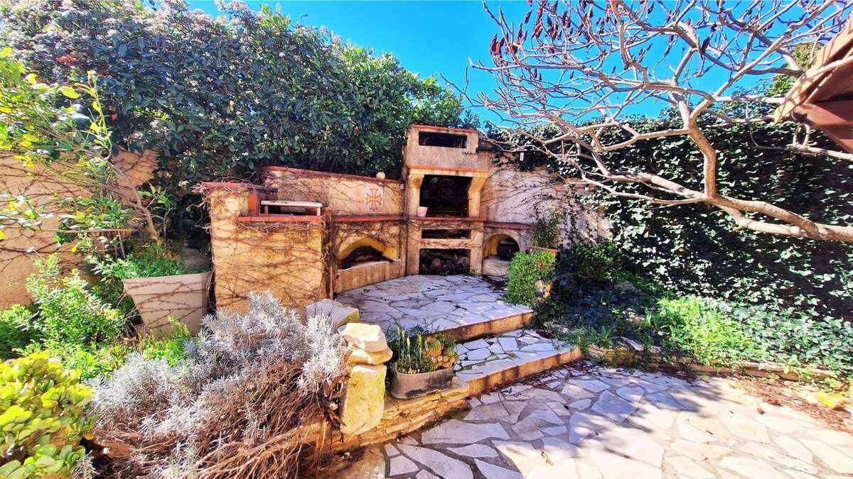 Maison à RESTINCLIERES