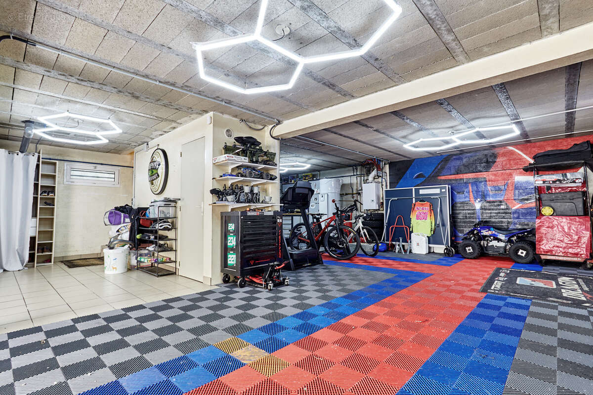 Maison à FOLLAINVILLE-DENNEMONT