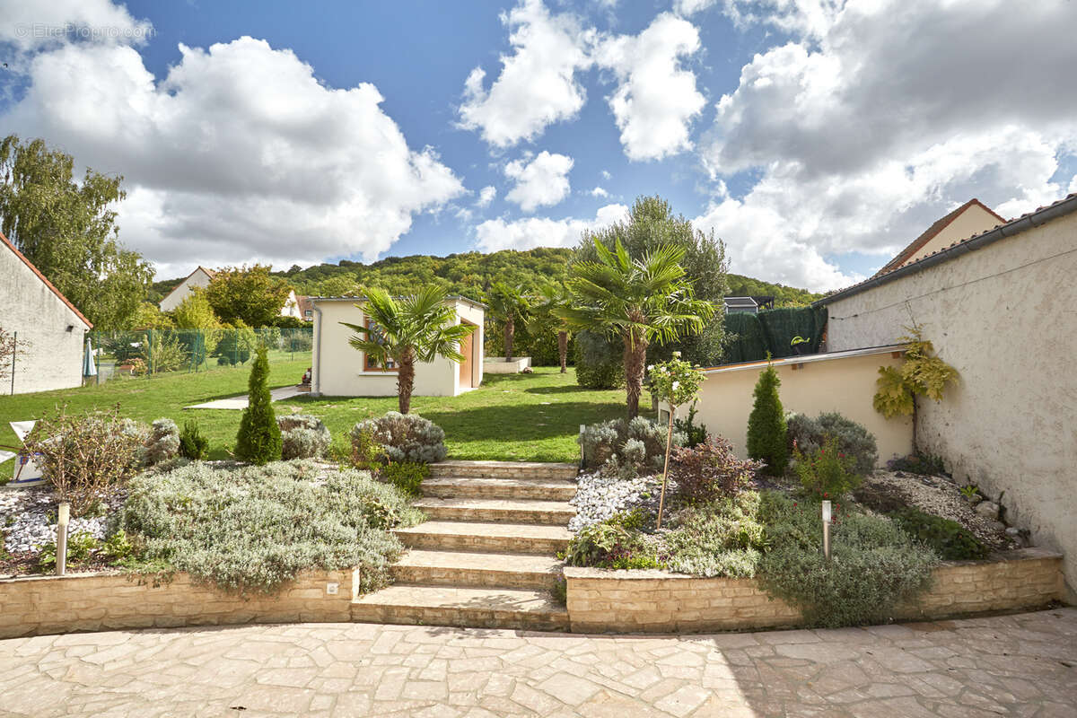 Maison à FOLLAINVILLE-DENNEMONT