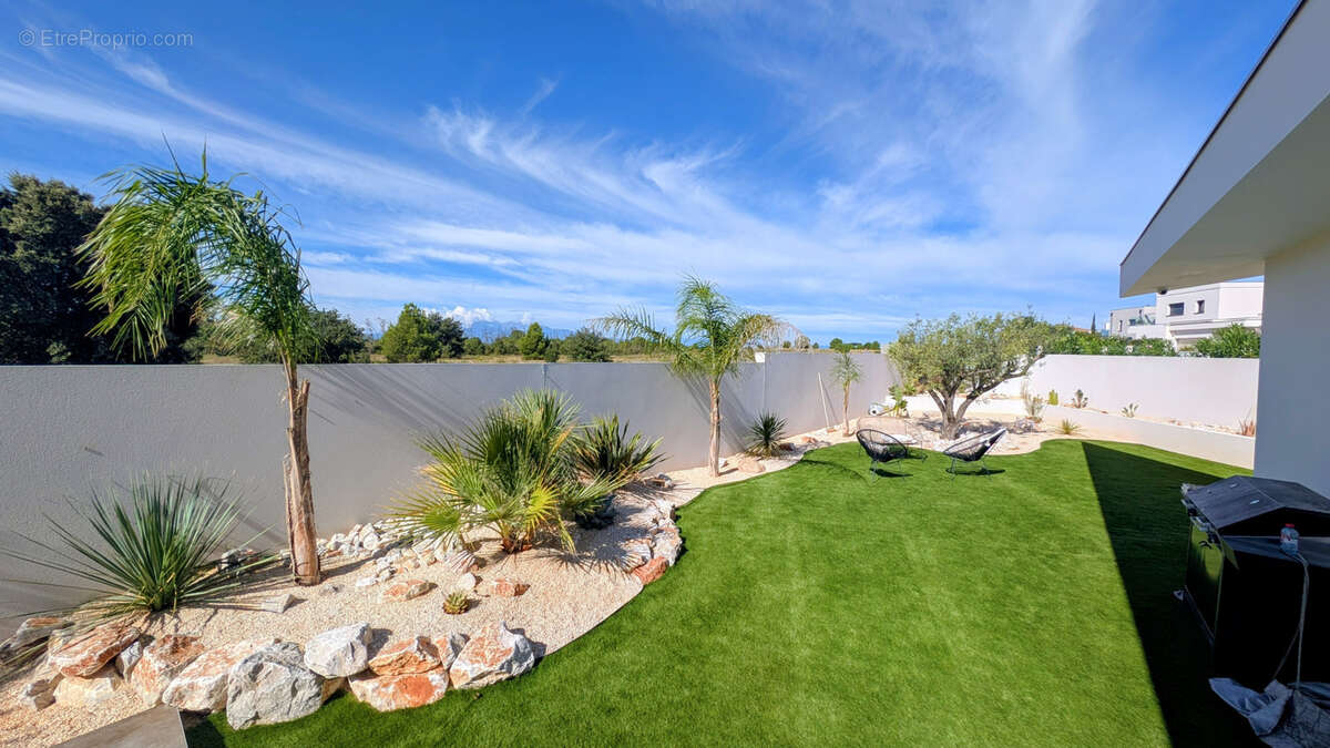 Maison à VILLENEUVE-DE-LA-RAHO