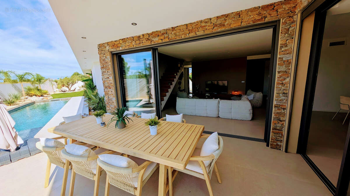 Maison à VILLENEUVE-DE-LA-RAHO