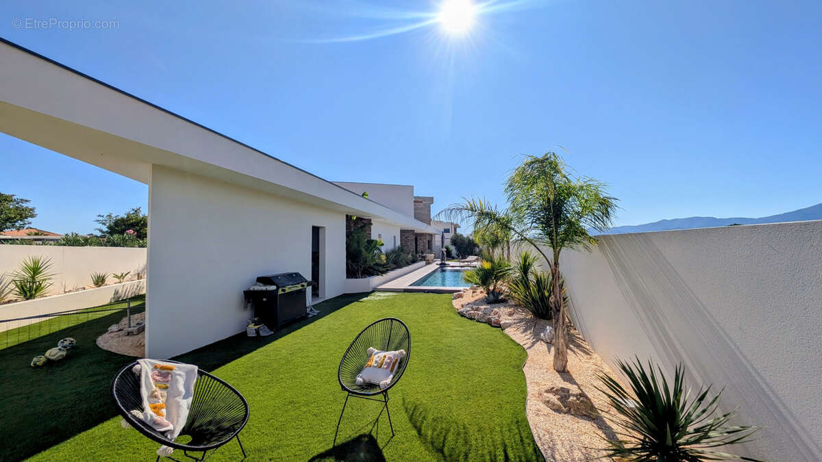 Maison à VILLENEUVE-DE-LA-RAHO