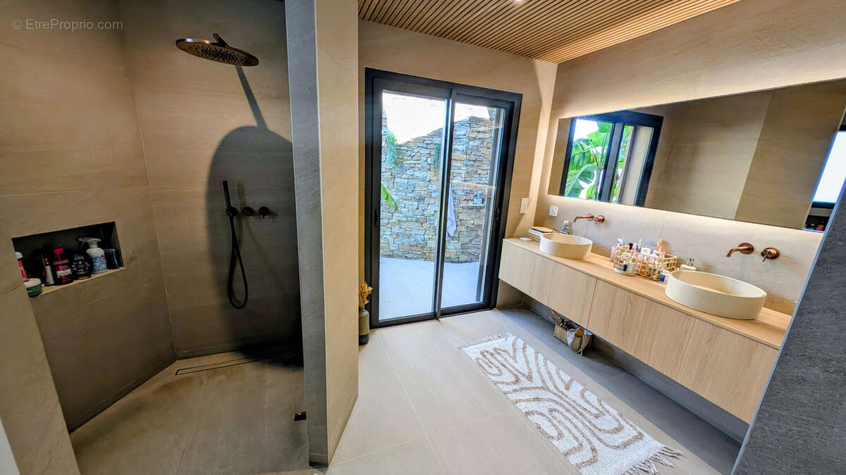 Maison à VILLENEUVE-DE-LA-RAHO