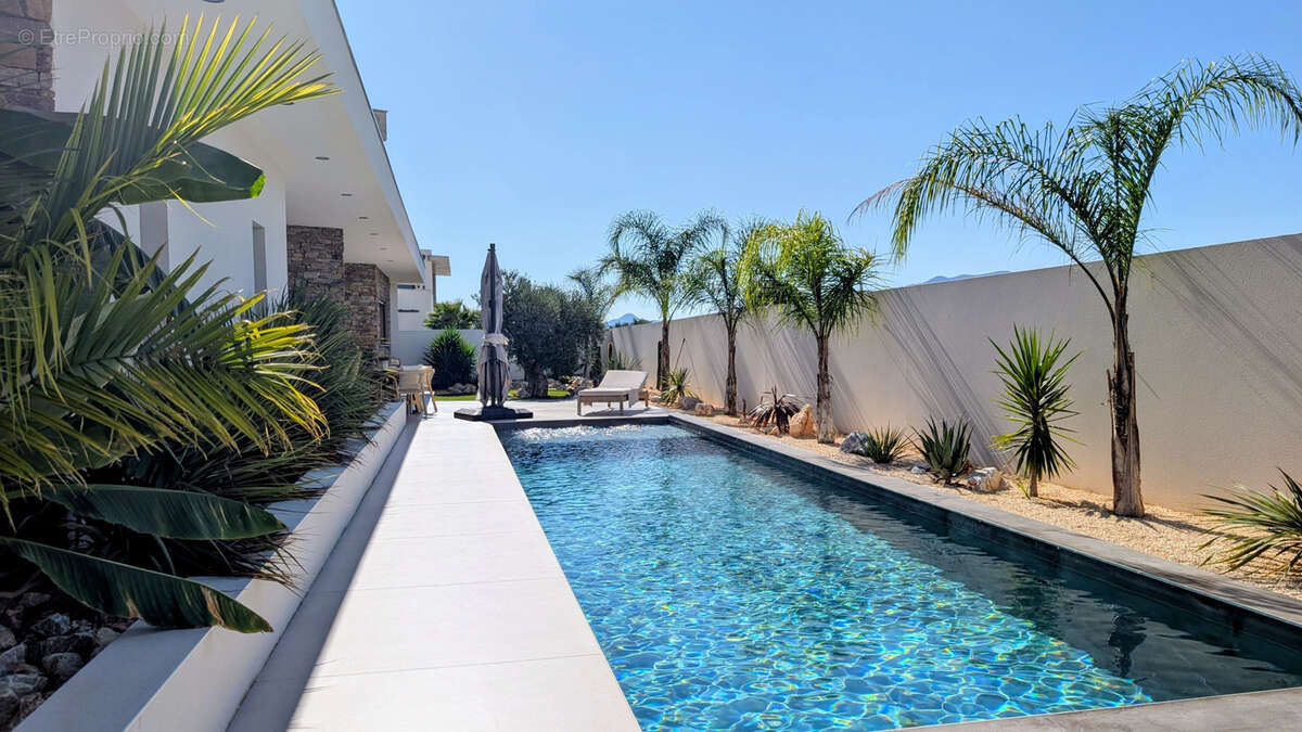 Maison à VILLENEUVE-DE-LA-RAHO