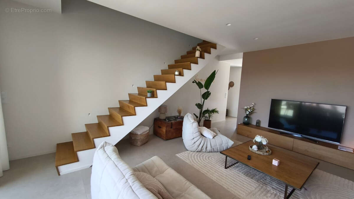 Maison à VILLENEUVE-DE-LA-RAHO