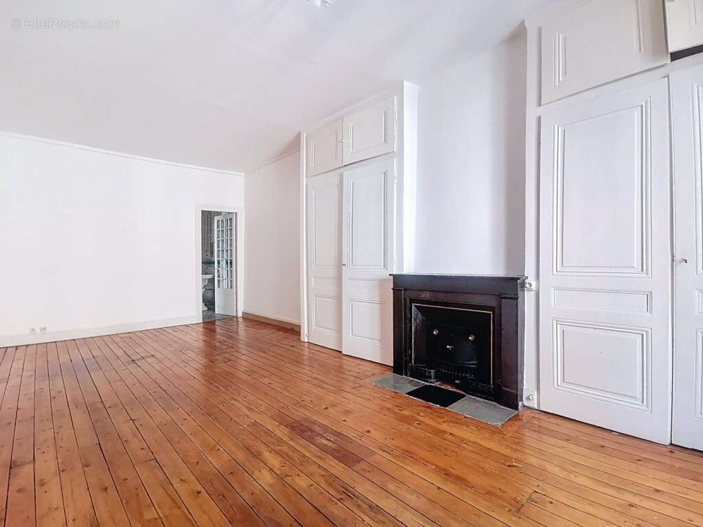 Appartement à LYON-6E