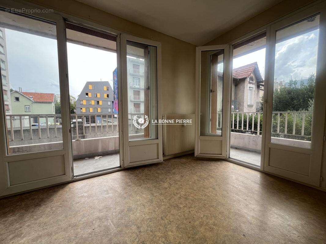 Commerce à GRENOBLE