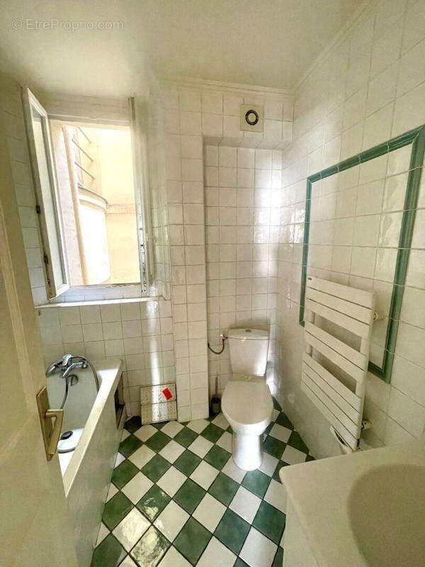 Appartement à PARIS-18E