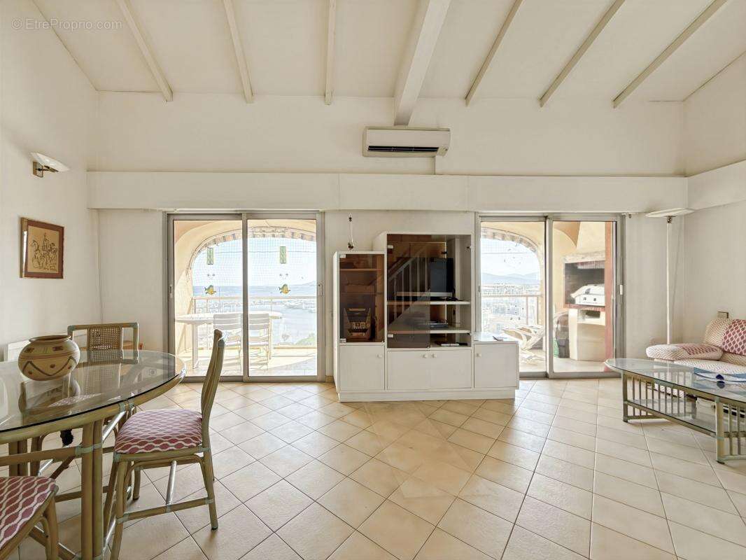 Appartement à FREJUS