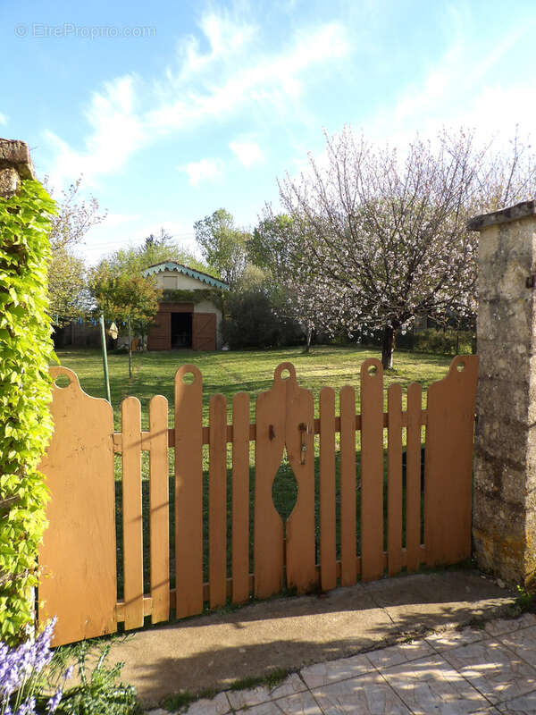 Maison à SAINT-SAVINIEN