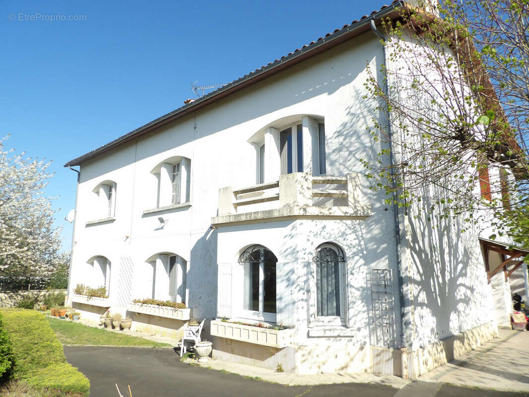 Maison à SAINT-SAVINIEN