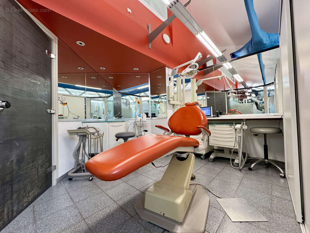 Commerce à SAINT-EGREVE