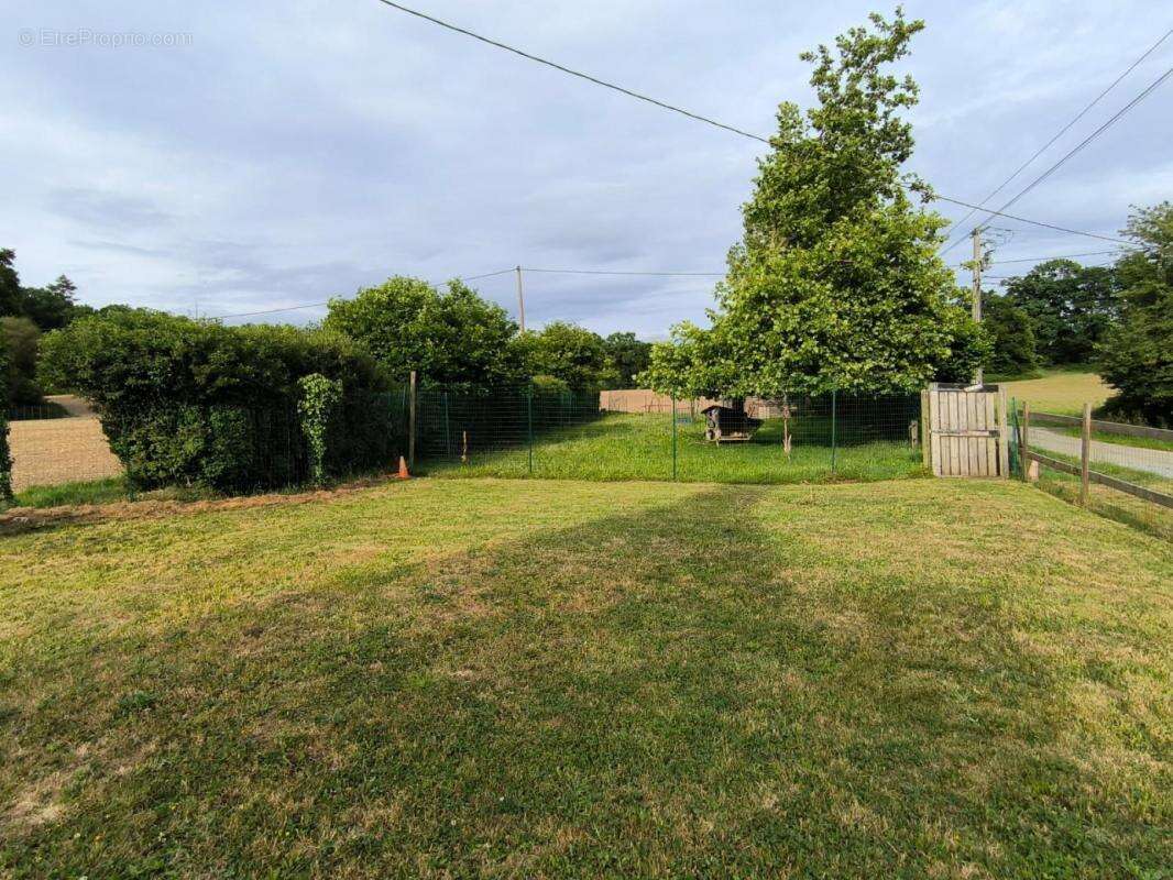 Maison à SAINT-MARC-LE-BLANC